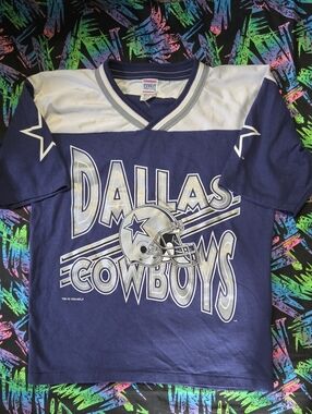 VTG 1996 Dallas Cowboys V Neck T-shirt